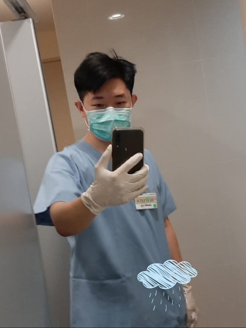 MrNightmare013's tweet photo. ถึงเราไม่ใช่หมอ แต่ก็อยากขอดูแลเธอ😅
#Lastworkingday https://t.co/SjF4qipYa4