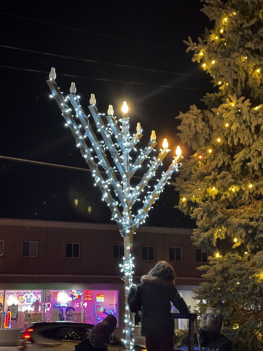 JamieEldridgeMA's tweet image. It was wonderful to speak at #Maynard’s 5th Annual #Menorah Lighting tonight on the 2nd night of #Hannukah! The large turnout was a strong sign of Maynard’s support and embracing of its Jewish community! Wishing light, life and blessings to the Jewish community during Hannukah!