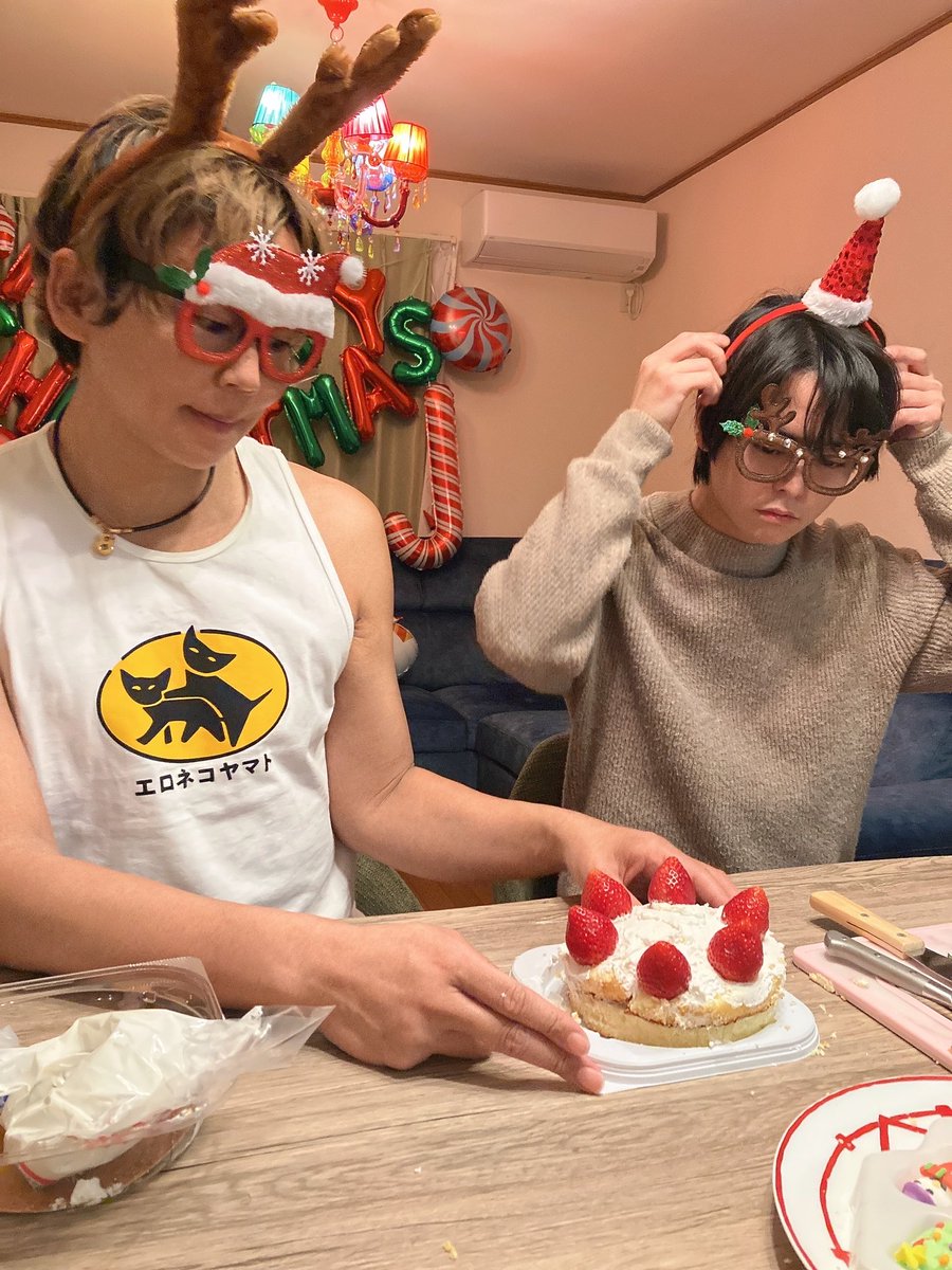 teyan_dei's tweet photo. 【僕からご報告】

僕Xで無敵の人って言われてるけど
別に無敵でも無いし！

僕嘘つけない性格だから思った事ただただ呟いているだけ

ネタになりそうなのだけをいいね　RTされても金にならないし！僕に得はありません！

YouTuberになりたくて
やっと75000人ちょいw  出来たらそちらを応援して下さいよー😂　

年内あと2万5千人　皆様是非チャンネル登録お願い致します🩵🩷💛

https://t.co/0DxKTO8Toy