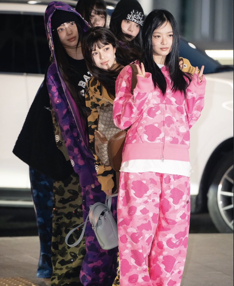 Newjeans wearing full BAPE