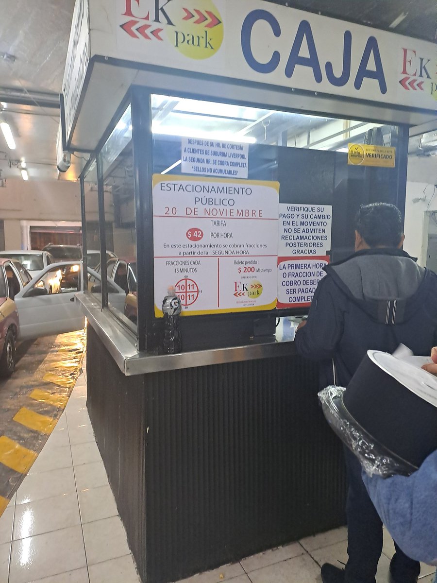 el_chefcito_'s tweet photo. Por favor ayuda con los robos por tarifas y tiempo en estacionamiento del centro en calle 20 de noviembre cdmx @ClaraBrugadaM @LaSEMOVI @AlessandraRdlv @c4jimenez https://t.co/BIxVlUd45q