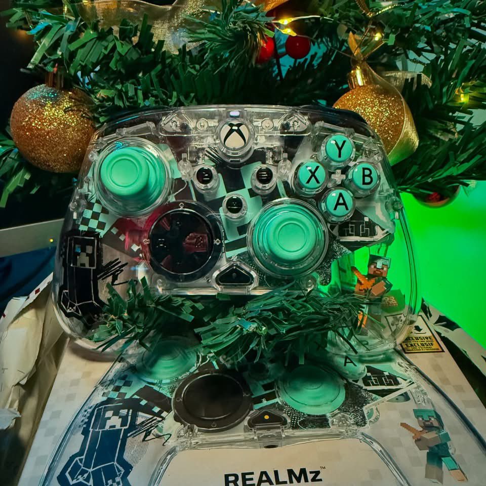 PDPgaming's tweet photo. What did you find under your tree this year? ๐ฎ๐
#minecraft #playpdp #xbox https://t.co/YUGs05dZlA