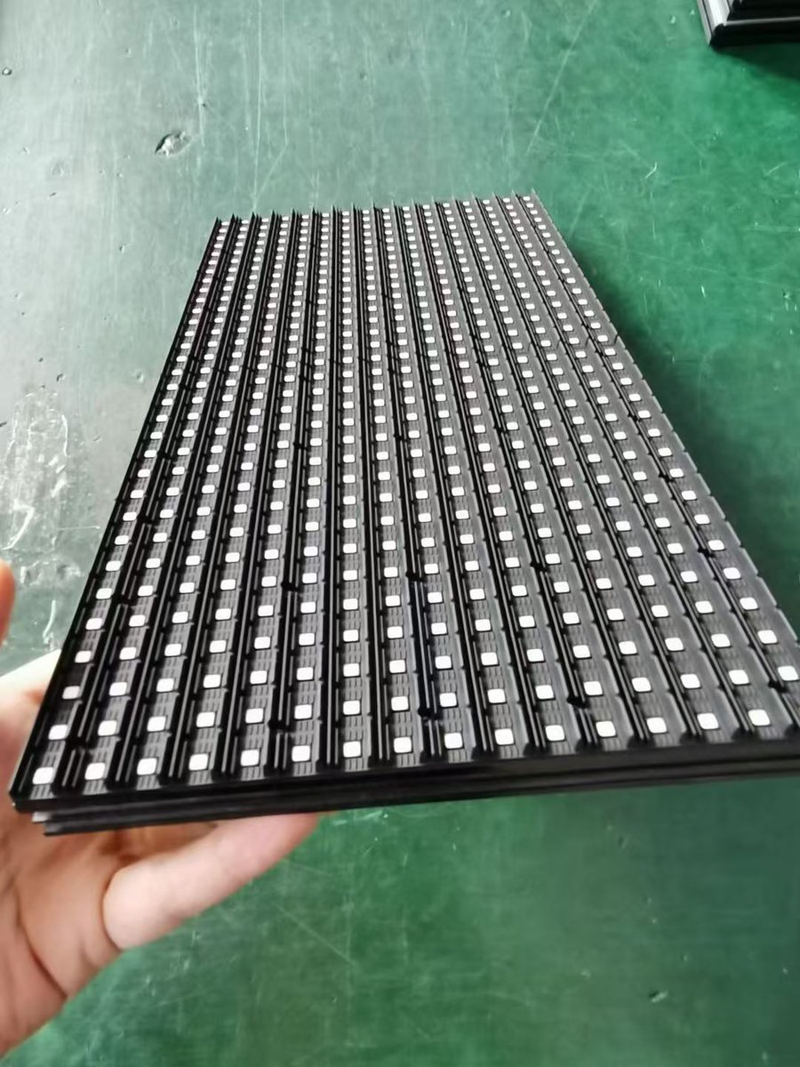 TracyHu16's tweet image. Outdoor P10 LED Module with Soft mask for #Sport #Perimeter Project #Stadiumled #leddisplayscreen #ledvideowall #ledpanel
more information, call me now:

Email: tracy@szscree.com
Call/WeChat/WhatsApp: 0086-18316843344 / 0086-13425244569