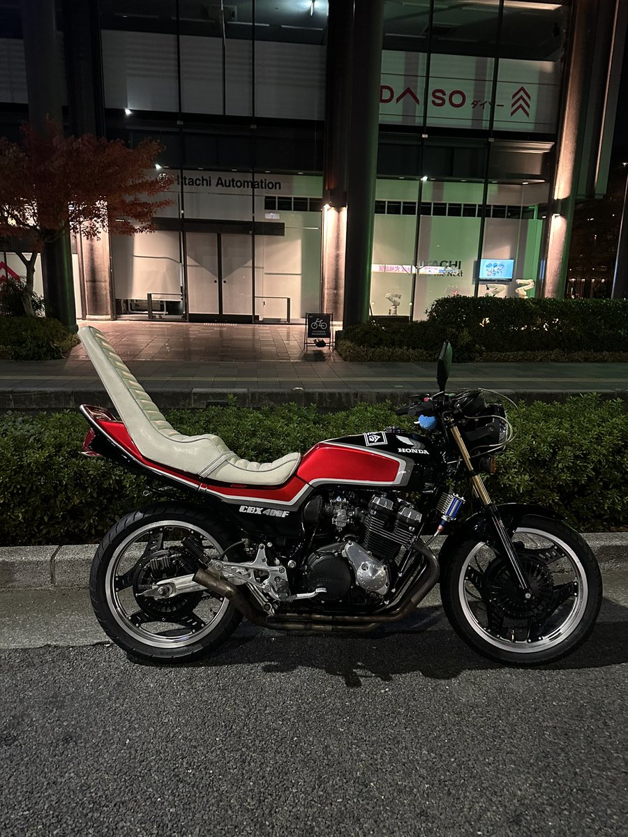 tokiya_15's tweet photo. 1年放置してたおバイクようやく眠りから覚めたみたい
検査も満タン
後わキャブ再生と仕様変更🫦

復活に協力して下さった森野くんにわ感謝してます😭
# T-STYLE https://t.co/9h1Y9bLe7j