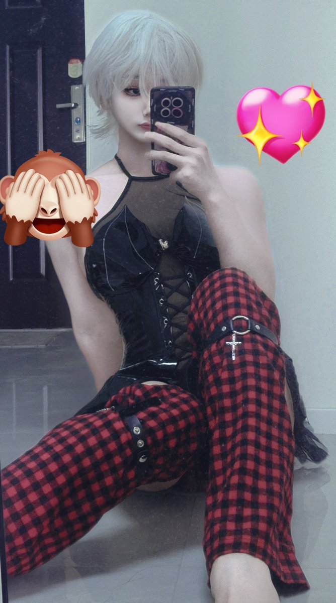 akui1121's tweet photo. 一个男人穿女生的衣服在另一个男人的胯下呻吟……承欢……那种极致的反差感所以才说男娘涩啊 #男娘 https://t.co/c5l9fG7Ni6