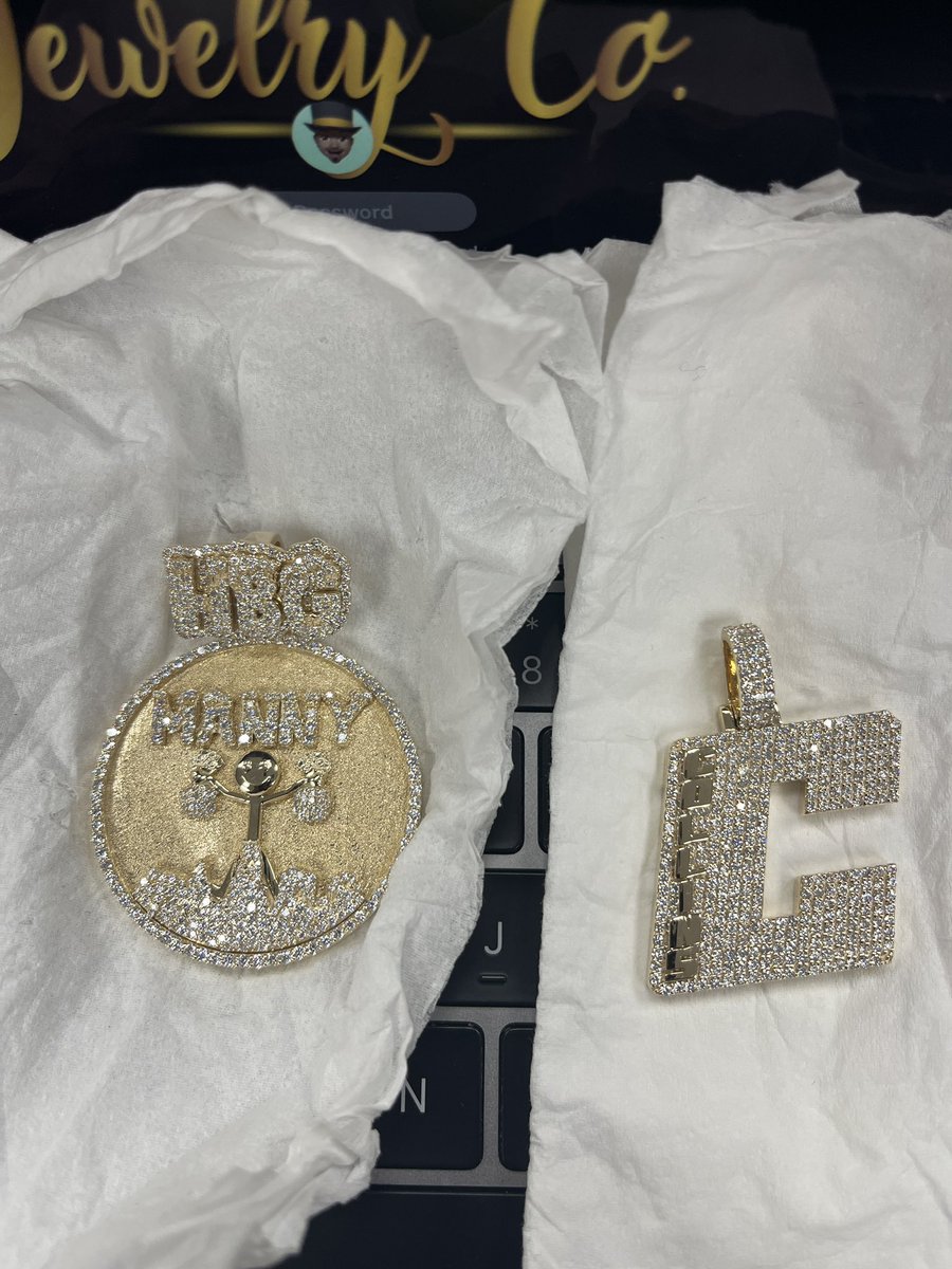 Lavish_life23's tweet photo. We got QUALITY WORK if you looking for it 👀🤩📲 #LightsOutJewelryCo https://t.co/VOJHY2yE3O