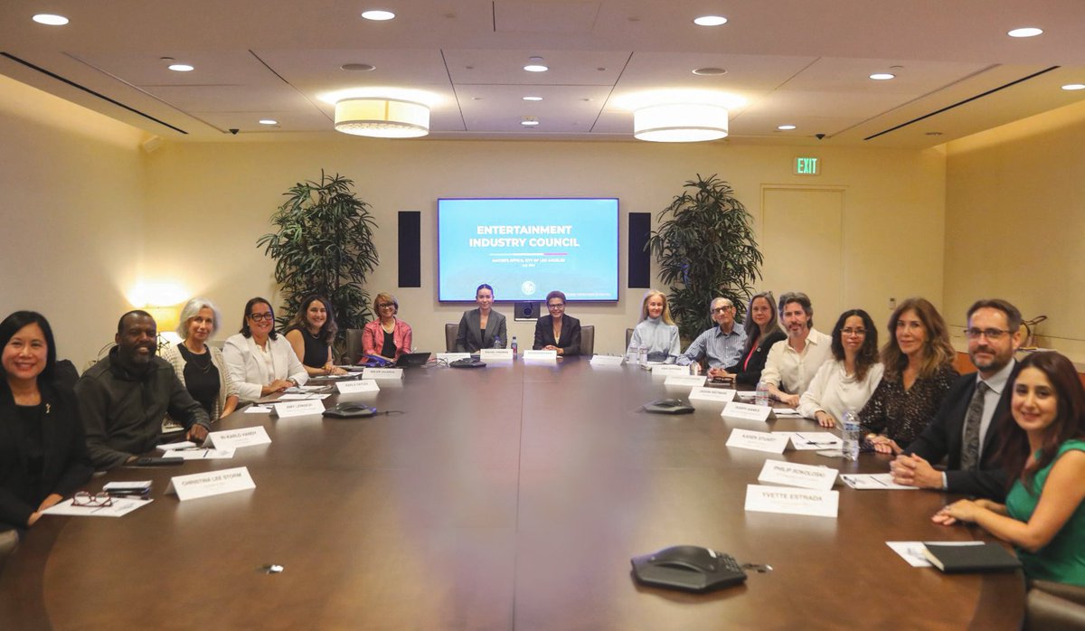 MayorOfLA's tweet photo. This year, we made strides in efforts to support Hollywood including a new push to extend California’s Film & Television Tax Credit Program.
Our city depends on the success of the entertainment industry and City Hall will ALWAYS have its back. https://t.co/ZUDtTT6gPY