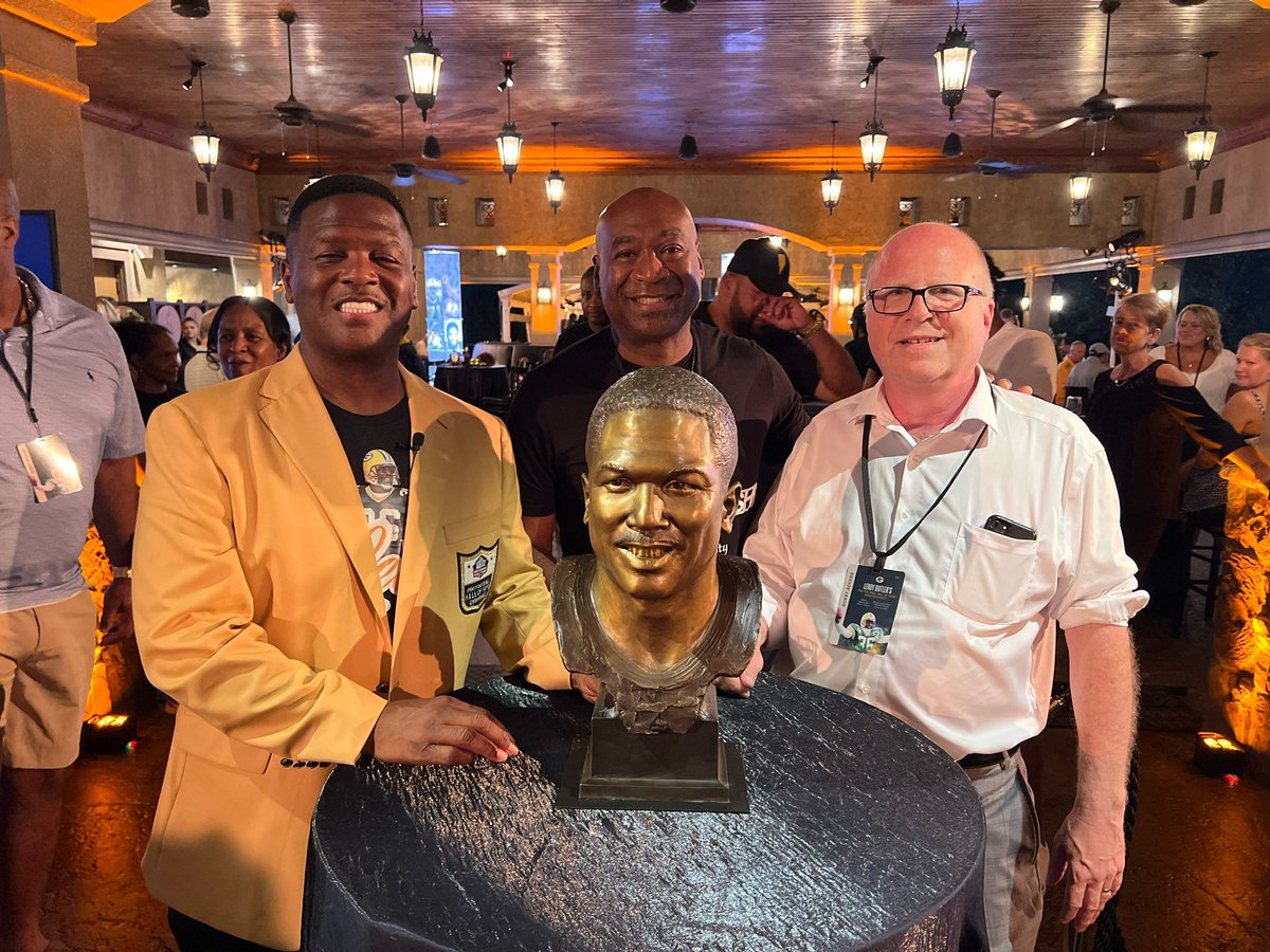 Dennis Krause (@denniskrause1) on Twitter photo Tonight at 11 (DVR if that’s too late for you) it’s the Roundtable with <a href="/leap36/">leroy butler (blue check)</a> and <a href="/GaryEllerson/">Gary Ellerson</a> on <a href="/SpectrumNews1WI/">Spectrum News 1 Wisconsin</a>. A look ahead to Sunday’s Packers game at Minnesota and reflections on the Lambeau Leap on the 31st anniversary of LeRoy’s first. Tonight at 11 (DVR if that’s too late for you) it’s the Roundtable with <a href="/leap36/">leroy butler (blue check)</a> and <a href="/GaryEllerson/">Gary Ellerson</a> on <a href="/SpectrumNews1WI/">Spectrum News 1 Wisconsin</a>. A look ahead to Sunday’s Packers game at Minnesota and reflections on the Lambeau Leap on the 31st anniversary of LeRoy’s first.