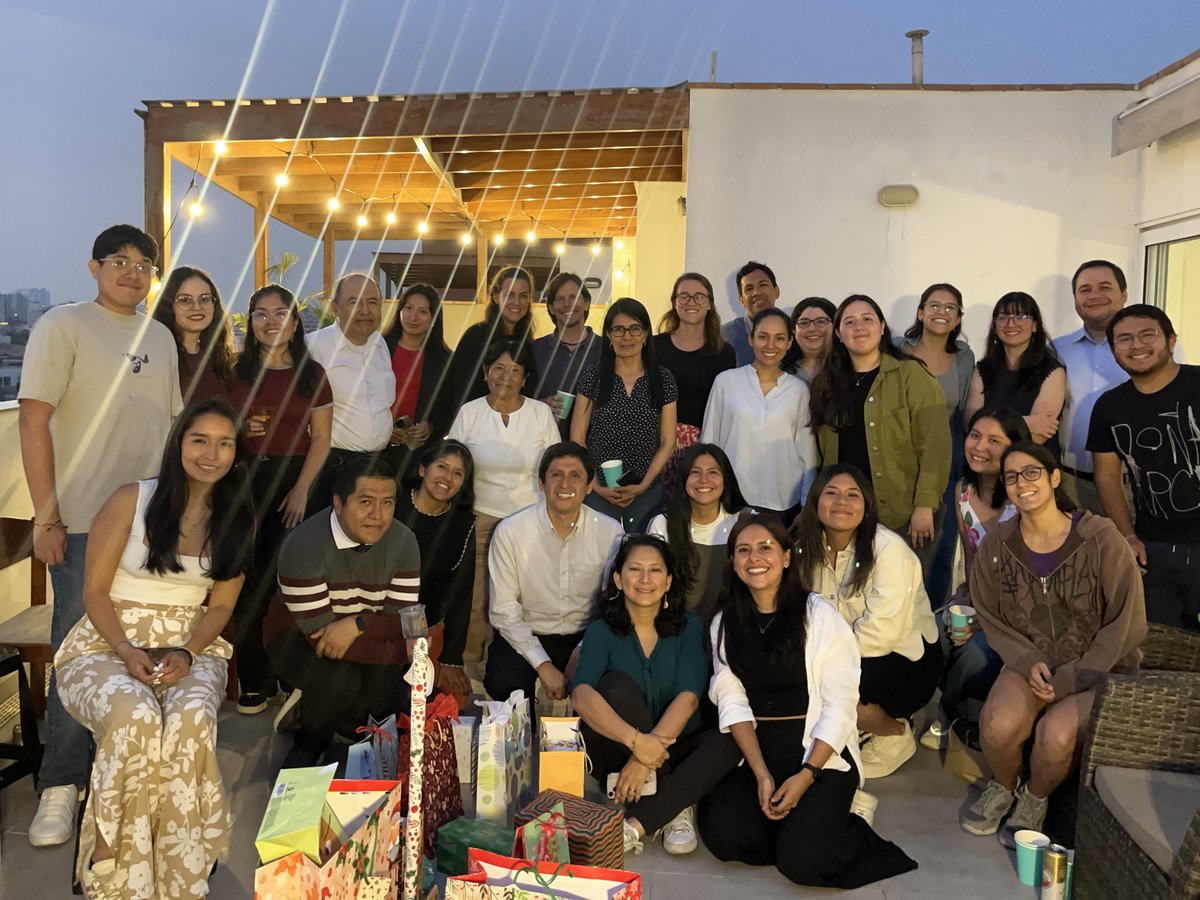 Desde el Centro Clima y nuestros diversos proyectos, les deseamos un próspero y exitoso año 2025 lleno de investigación y logros. 🌱📚

Estamos muy felices de ver cómo crece el interés por investigar en salud ambiental y cambio climático. Nos enorgullece que nuestra red se