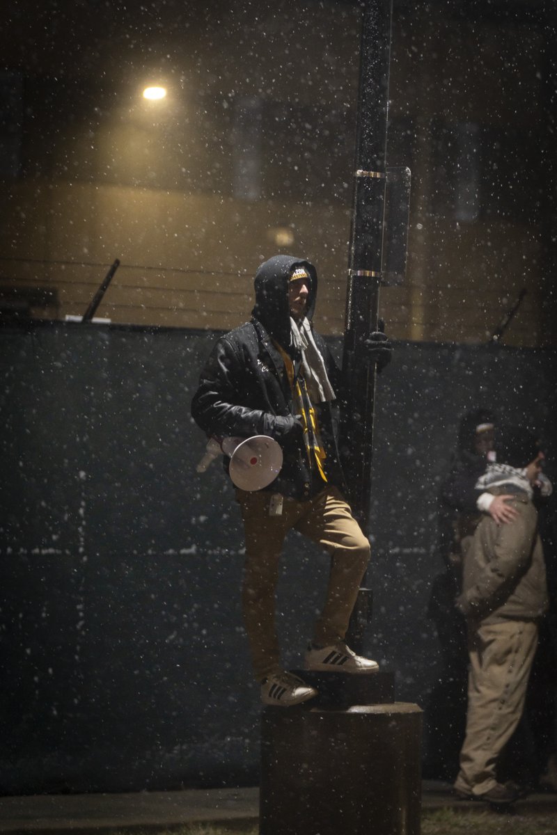 🎄🪧 MERRY STRIKEMAS 🪧🎄

🔥 It's a #HotLaborHoliday! Congratulations to <a href="/amazonlabor/">Amazon Labor Union IBT</a> <a href="/amazonteamsters/">Amazon Teamsters</a> for their powerful and inspiring strikes at Amazon facilities all across the nation during peak shopping season.🔥

Photos courtesy of Luigi Morris @luigiwmorris