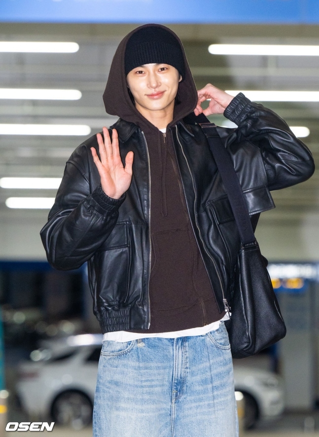 PHOTO】ビョン・ウソク「2024 Asia Artist Awards」のためタイへ出国