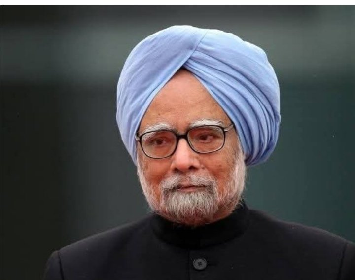 पूर्व प्रधानमंत्री एवं प्रख्यात अर्थशास्त्री डॉ. मनमोहन सिंह जी का निधन अत्यंत दुःखद एवं भारतीय राजनीति की अपूरणीय क्षति है।

उन्हें विनम्र श्रद्धांजलि एवं कोटि कोटि नमन! 🙏🙏
#ManmohanSingh