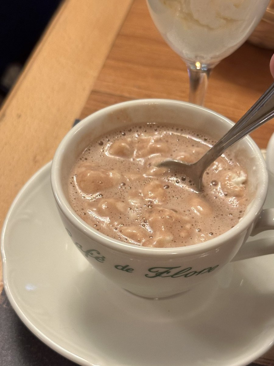 roy_wanders's tweet photo. Chocolate Holiday 🤎🇫🇷 https://t.co/hhA7homxUT