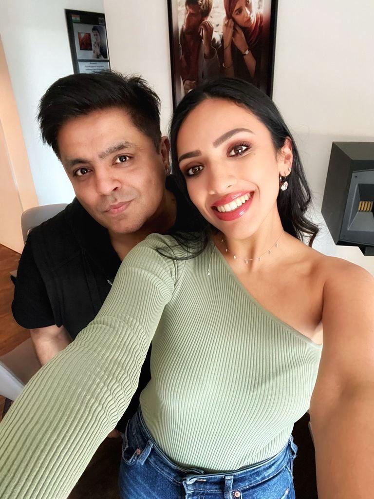 Urban Asian (@urbanasian) on Twitter photo Raveena Mehta and Rishi Rich Reunite for a New Musical Banger: “My Dil Goes” <a href="/MusicByRR/">RISHI RICH</a>
urbanasian.com/entertainment/… Raveena Mehta and Rishi Rich Reunite for a New Musical Banger: “My Dil Goes” <a href="/MusicByRR/">RISHI RICH</a>
urbanasian.com/entertainment/…