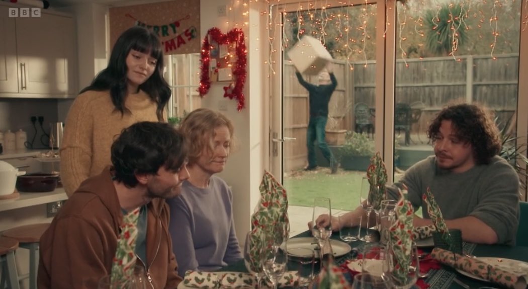 s_ffron7's tweet photo. Ofc it’s not the same as it was but they’ve maintained the character’s traits, the drama and the heart. Loved the parallels to the og series, Pete playing with Zara and the strong, natural bond between them all. 🫶🏻 #Outnumbered #SaveTheBBC https://t.co/h4hL2CH73L