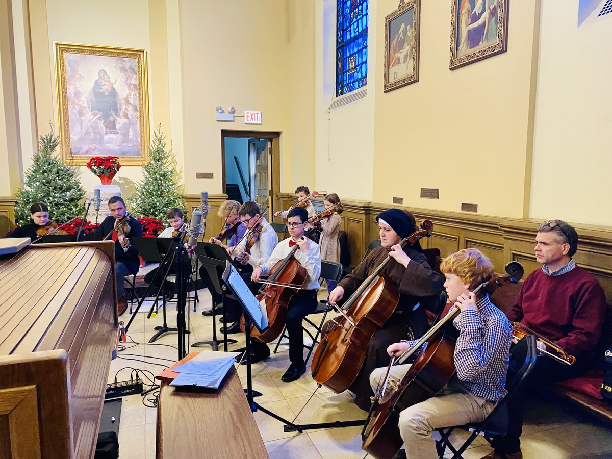 Missionola's tweet image. Merry Christmas! ALL are invited to join in our volunteer/ Mass and breakfast on
Sunday, January 5
10 AM
Mission OLA Church- 3800 W. Iowa
RSVP required: forms.gle/fViAtvZTUeCQzB…
We want to celebrate an amazing 2024 with all of our friends!! please join us!
God bless!
