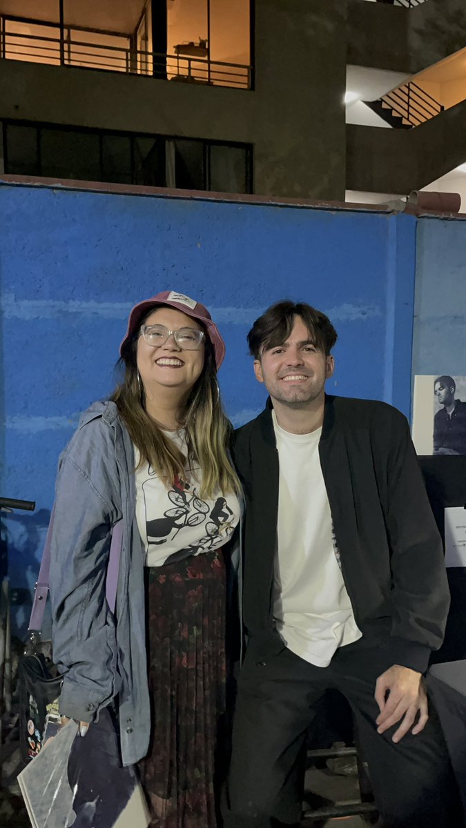 marce_franbs's tweet photo. Benjita está en Chile, la vida vuelve a sonreírme 🥹✨💛 Es que ustedes no saben el reinicio de vida me acaba de dar este abrazo y este concierto ❤️‍🩹 https://t.co/iaL4V5hxgw