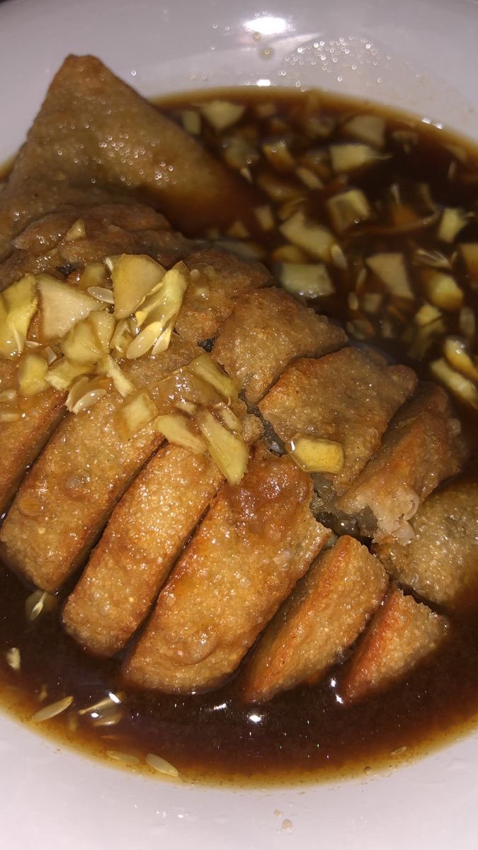 eatsimple_x's tweet image. mending PEMPEK apa SEBLAK gais?