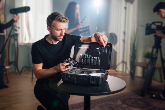 🌟SmallRig x Andyax | Survival Toolkit for Filmmakers 

🔗Dive into the special feature Blog now: smallrig.com/blog/smallRig-…  

🔗Unlock SmallRig Survival Toolkit: smallrig.com/r/J37BY4  

#SmallRig #Tool #toolkit #Andyax #survivalkit