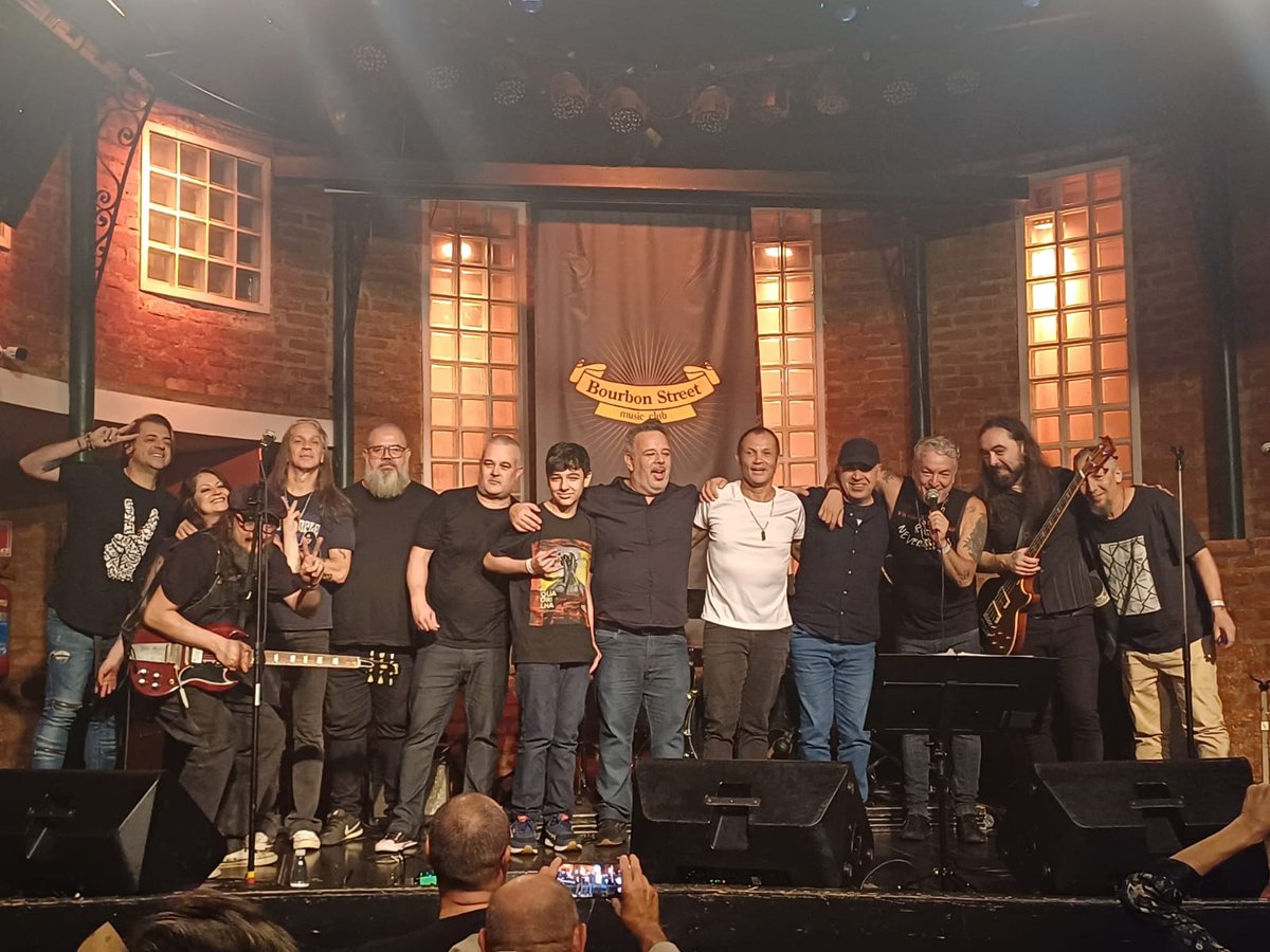 ailtonrios's tweet image. 26/12/24 no Bourbon Street Music Club, bandas Blues Lands e A Quadrilha + participações, homenagem ao Paulo Meyer. @ailtonrios #AiltonRios #BourbonStreetMusicClub #PauloMeyer #Blues #shows #blues_lands #aquadrilha