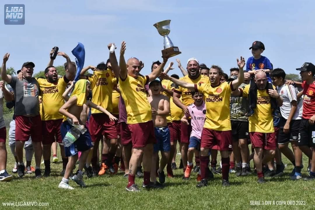 "Lo que hacemos en la vida tiene un eco en la eternidad"

Russell Crowe en Gladiador

#ElClubDelBarrio❤️💛💜