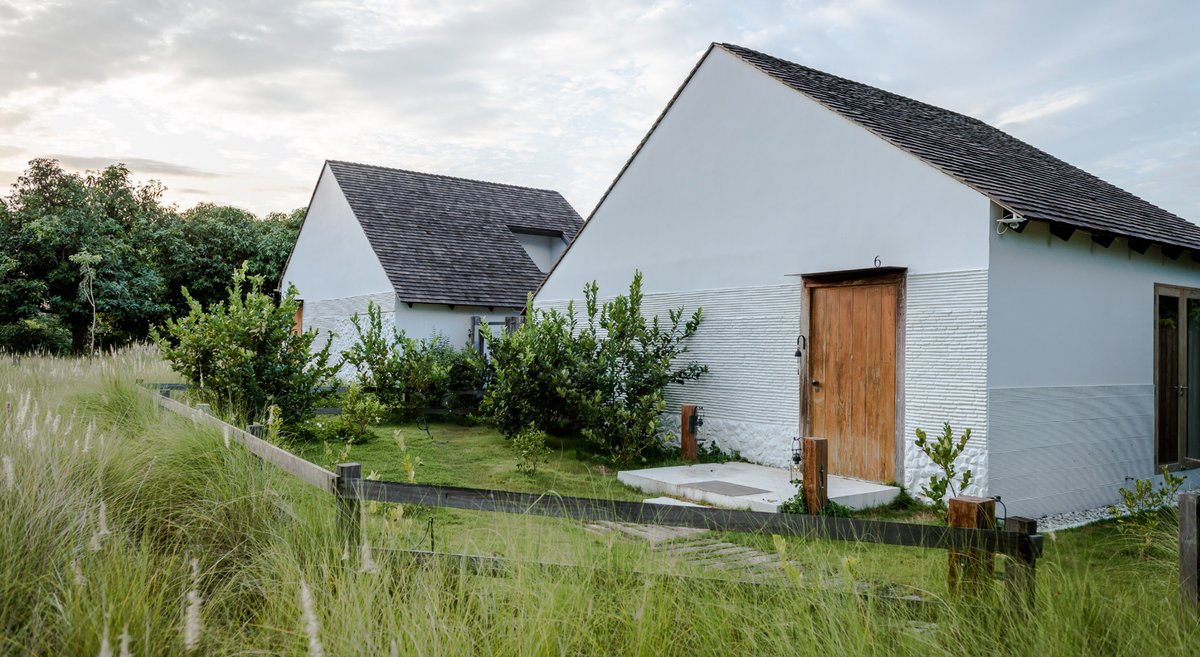 bkkmenuliving's tweet image. หยุดยาวนี้ ชวนไปรับเอเนอจี้ดีๆ ส่งท้ายปี ด้วยอากาศสดชื่นจาก 7 ลิสต์ที่พักเขาใหญ่ที่เหมาะกับการพักผ่อน เอ็นจอยบรรยากาศ ชุบชูใจในช่วงเทศกาลนี้แบบเต็มอิ่ม !
.
เช็กลิสต์ได้เลยที่ : shorturl.at/zoVQ5
.
#BKKLIVING #Wheretostay #ที่พักเขาใหญ่ #Khaoyai #เขาใหญ่