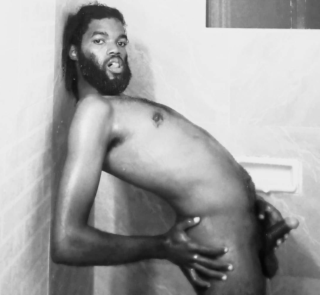 🪄"Cuando eres feliz ofreces alegría.
Cuando eres abundante multiplicas la abundancia
 #abundancia #amoryfuego  #modeloafro