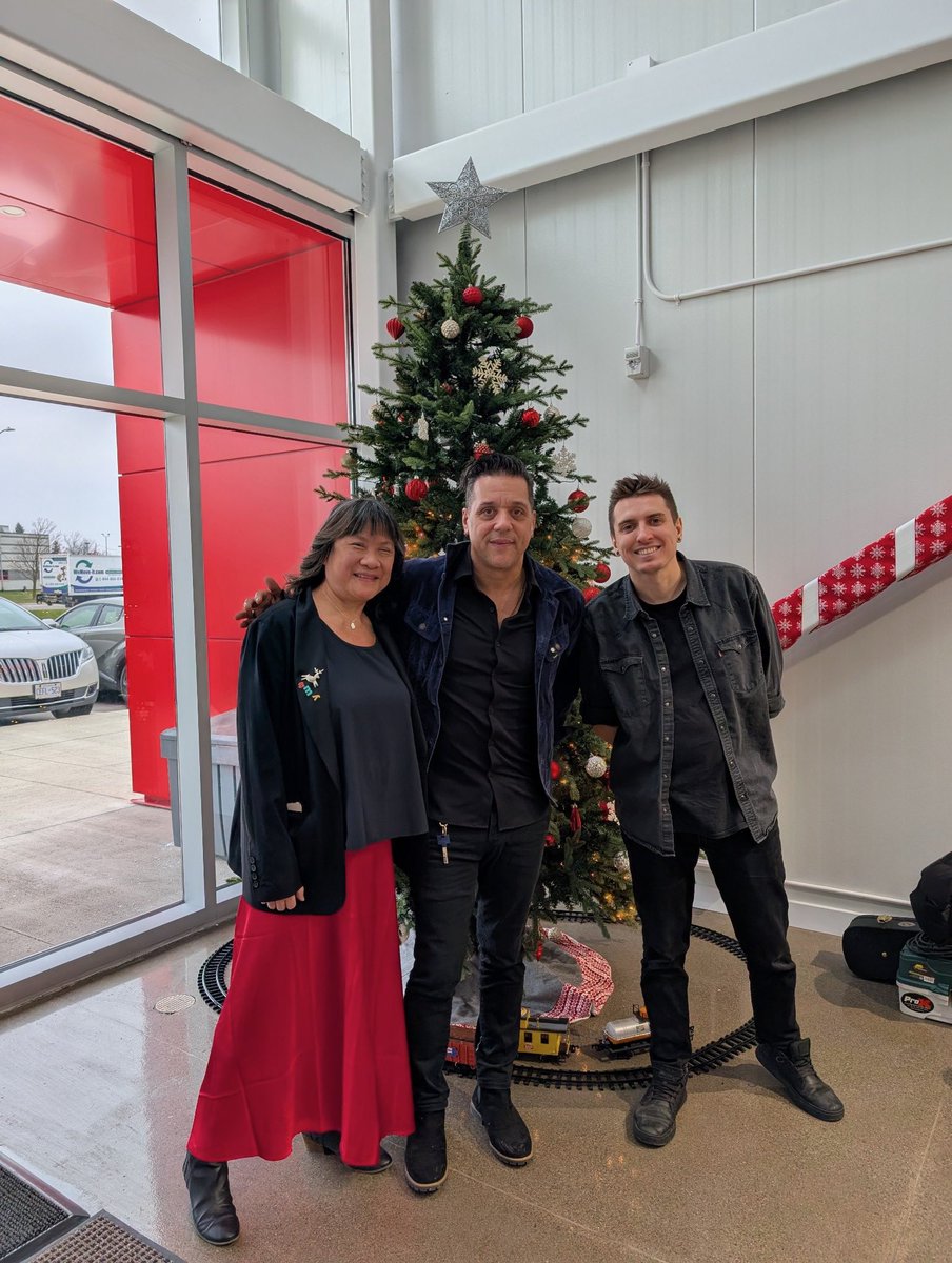 Don’t miss #BlueMoon w/ a special holiday performance tomorrow <a href="/morninglive/">Morning Live</a>