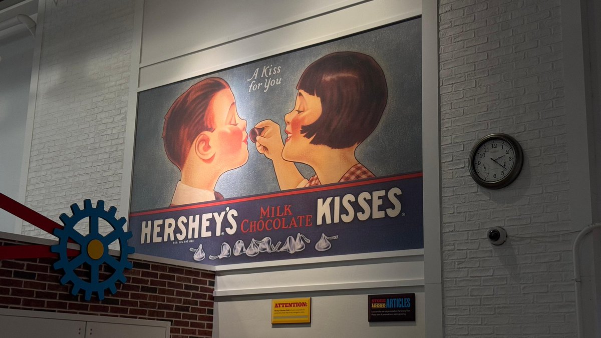 mdoony86's tweet photo. Hershey Chocolate World 🍫😋 https://t.co/g6sJwB3AJ8