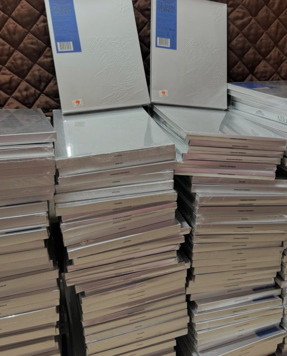 petalsforhannie's tweet photo. album giveaway! 🩵

(1) sealed jxw standard album 
(1) sealed 17irh dear ver — wonwoo 

like and rt this tweet 
plus this tweet: https://t.co/sHurHHi4bx

ends on 1/7/25, 6pm, goodluck! ✨ https://t.co/z8EFXtaKhF