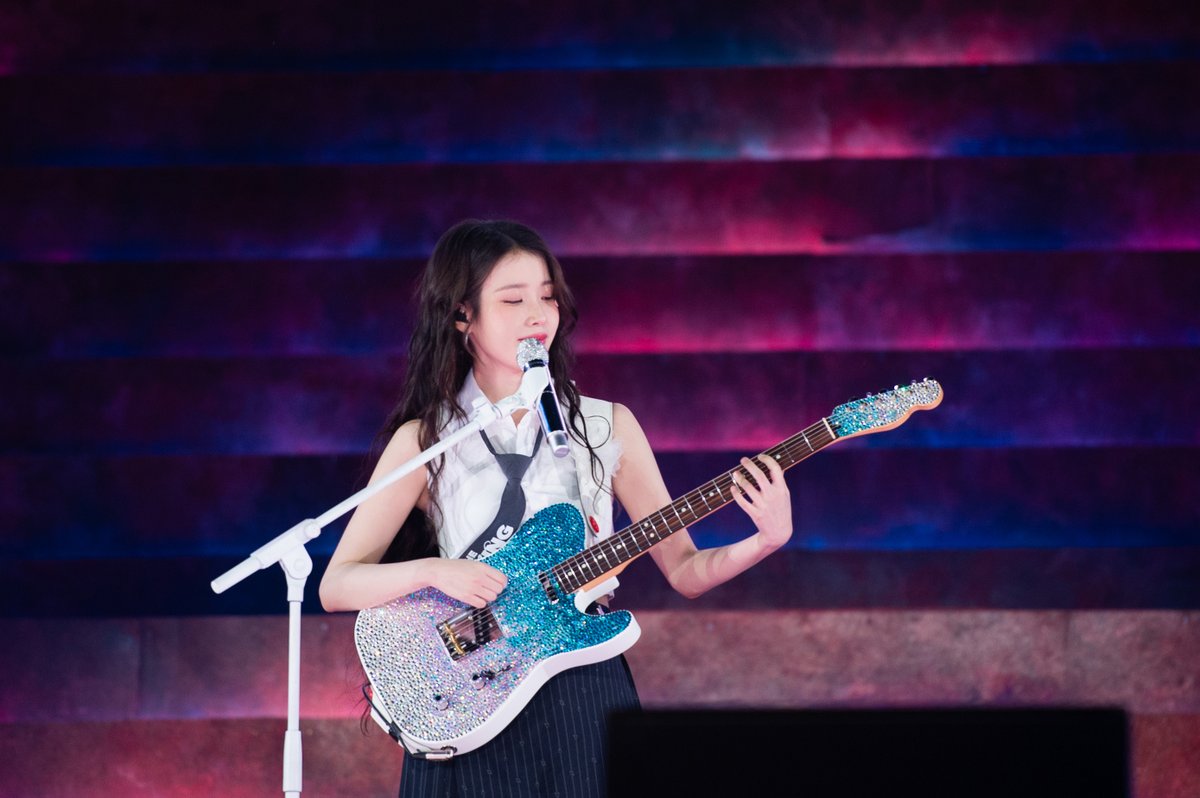 아이유(IU) tweet media