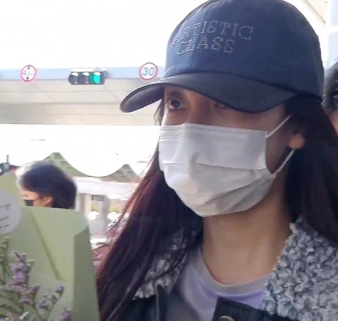 O que tá acontecendo com a Ningning do aespa e por quê os fãs estão revoltados com a sm. Segue o fio 🧵 

<a href="/aespa_official/">aespa</a>
<a href="/SMTOWNGLOBAL/">SMTOWN</a> 
#TREATNINGNINGBETTER  
#NINGNING