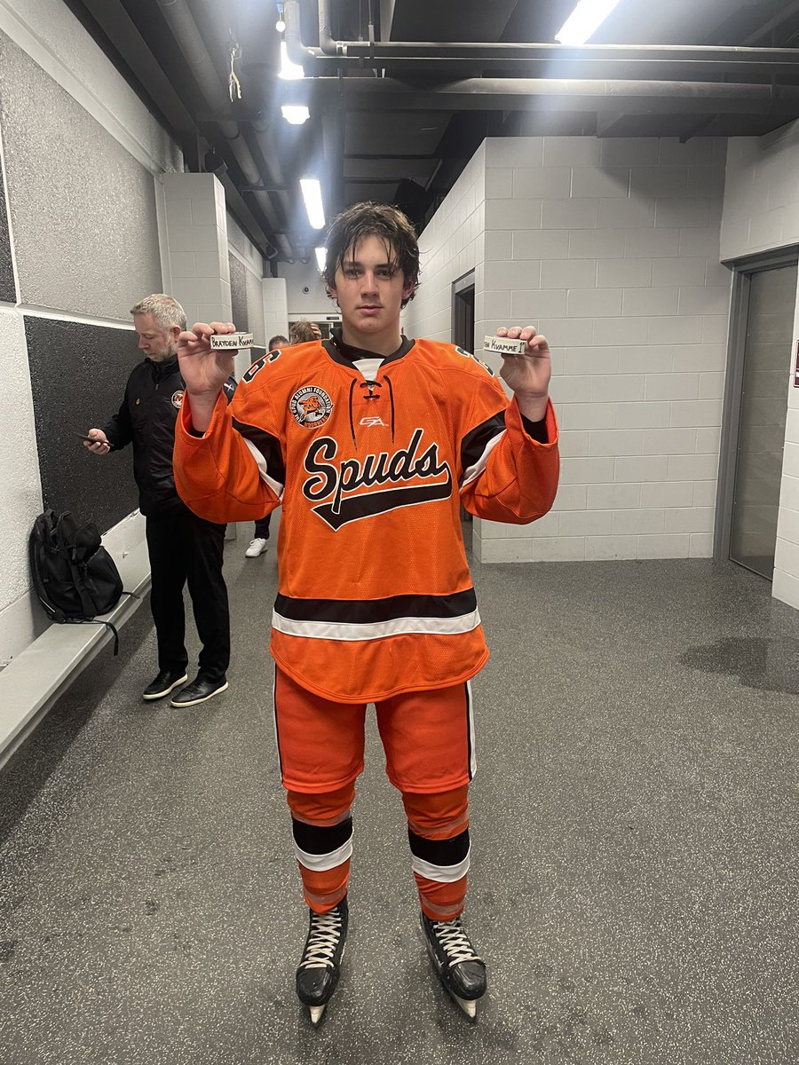 Spud_Hockey's tweet photo. Brayden Kvamme with his first Varsity goal along with his first Varsity hatty. Congrats Kid. https://t.co/HyPszmbeVG