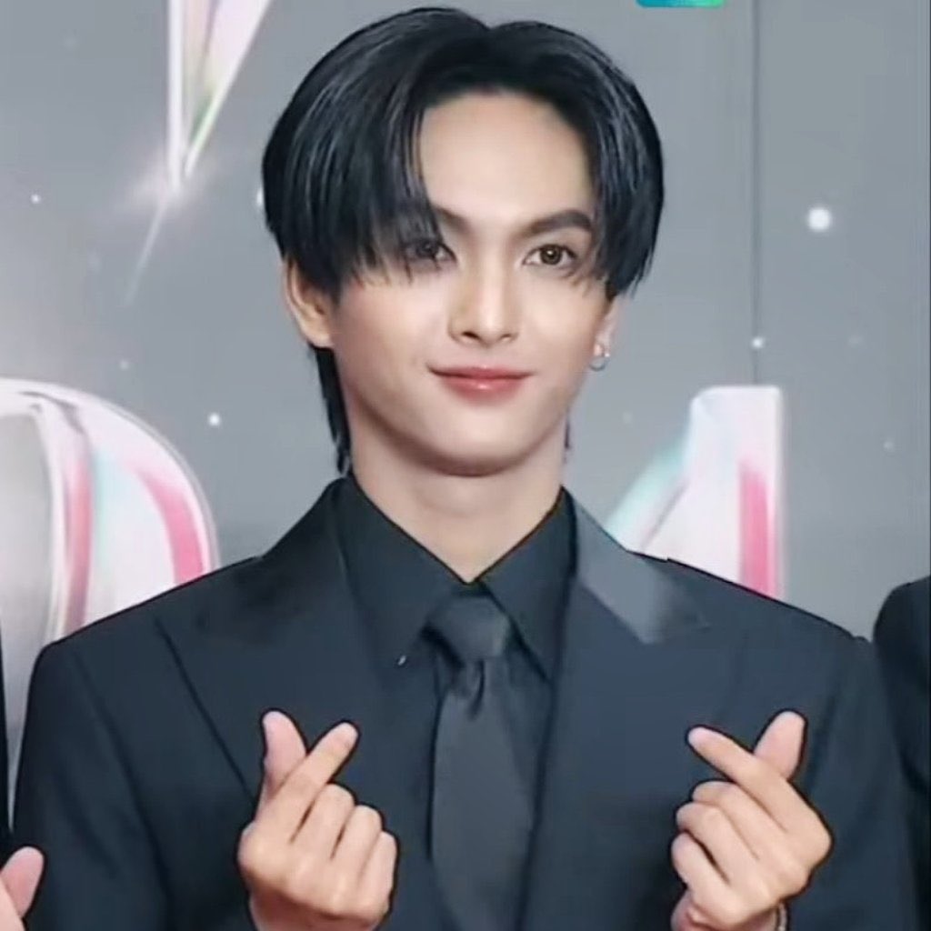 bababububi's tweet image. งานครั้งนี้เป็นอีกก้าวที่สำคัณของน้องๆบัสทุกคนเลย มาเป็นกำลังใจให้น้องๆกันเยอะๆนะคะ มัมหมีขอให้น้องคอปเปอร์เต็มที่กับทุกโชว์ ขอให้ทุกอย่างราบรื่นนะคะคนเก่ง ขอให้ตกคนได้อีกเยอะเย้ออออ 

#COPPERdechawat
#AAA2024inBKKxBUS
#AAA2024inBKK
#BUSbecauseofyouishine