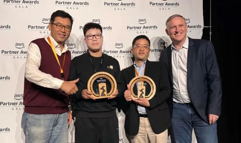 tuyasmart's tweet image. Exciting news! 🎉 Tuya won the 2024 Geo and Global AWS Partner Awards at AWS re:Invent!  @awscloud 

In the Greater China Region, we won:
🏆 Sustainability Partner of the Year
🏆 Design Partner of the Year

Learn more: tuya.com/news-details/K…

$TUYA #Tuya #AWSreInvent #AIoT #AWS
