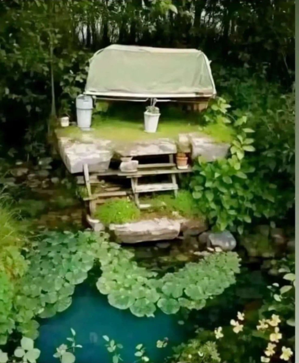 غمض عيونك وافتحهم بسرعه وبتكرار .. وقولي ويش تشوف .. ؟؟