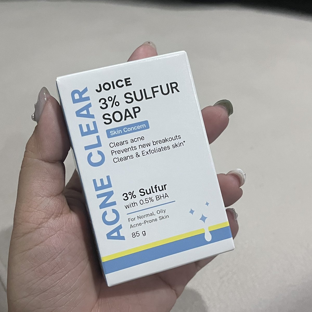 ถ้าถามว่าของชิ้นไหนได้ไปต่อกับเราในปีหน้า บอกเลยสบู่ joice คือไปแน่ อันนี้คือแบบที่สุดแล้วของการรักษาสิวที่หลัง ล่าสุดน้องทักมาบอกว่าใช้ดีมาก หลังเนียนขึ้นมากๆ คือแบบดีใจจริงๆ 😭👍🏻สบู่เค้าเริ่ดมาตลอด ราคาก็ไม่แพง แบรนด์ไทยที่ดีต่อใจจริงๆ