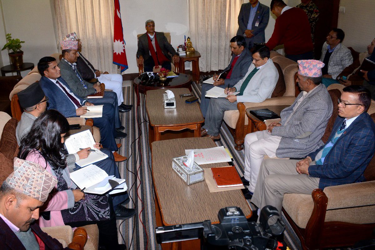 मा.गृहमन्त्री <a href="/lekhak_ramesh/">Ramesh Lekhak</a> ले नागरिकता प्राप्तीमा देखा परेका समस्यालाई समाधान गर्दै सहजता ल्याउने  गरी उपाय पहिचान गर्न गठित समितिको प्रतिबेदन बुझ्दै छिट्टै कार्यबिधि निर्माण गरी कार्यान्वयनमा लैजाने गरी गृहसचिब <a href="/gokarnamani/">Gokarna Mani Duwadee</a> ज्युलाई निर्देशन । <a href="/moha_nepal/">हेलो गृह मन्त्रालय</a> <a href="/PM_nepal_/">PMO Nepal</a>  <a href="/BIRGHA/">Anup Pandey</a>