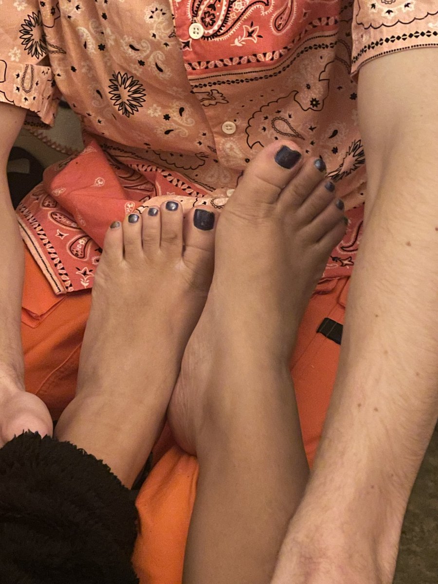 <a href="/FeetForumArea/">Foot Fetish Forum</a> 
#füsse #feetworshi̇p