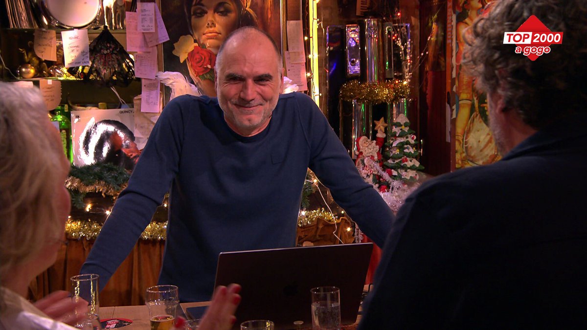 Vanavond! Aan de stamtafel: hiphop in Amsterdam in de jaren tachtig en reportages over de nummers Colors van de Black Pumas en What's a woman van Vaya Con Dios. De quiz wordt gespeeld door Aaf Brandt Corstius en burgemeester Sjors Fröhlich over zijn nummer 1.

21:20 uur NPO 1