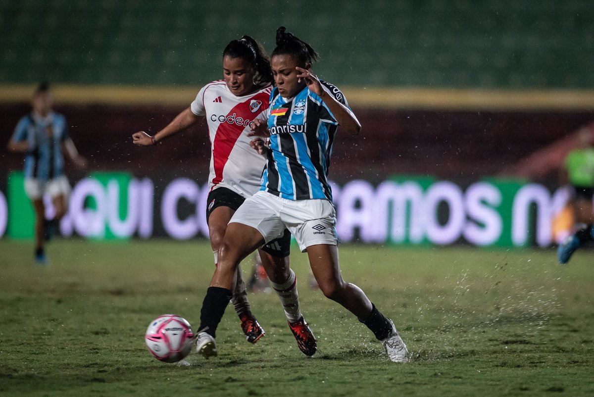 Estadao's tweet photo. EDITORIAL: ‘Bastava o cartão vermelho’ – É exagerada a prisão de jogadoras do River Plate que dirigiram ofensas racistas a adversárias num jogo (via @opiniao_estadao) https://t.co/2Jr6JiWLac 📸 Guilherme Veiga/Brasil Ladies Cup https://t.co/qZwNVsyVl3