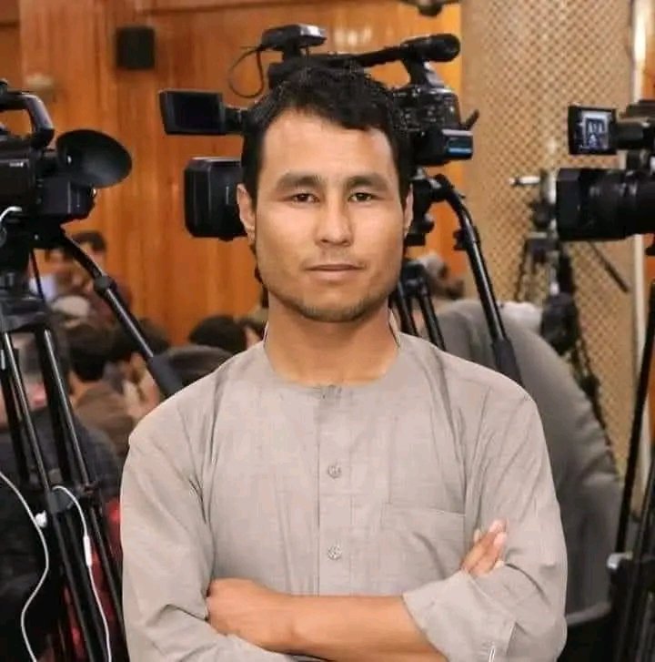 Nigar1385's tweet photo. مهدی انصاری، در وضعیت سختی قرار دارد و تاکنون هیچ نهادی حقوق بشری و بین‌المللی در قبال آزاد سازی آقای مهدی انصاری، کاری نکرده اند. 

گروه طالبان نیز در زمینه‌ی رهایی و جرم این خبرنگار چیزی نگفته و در مواردی منکر بازداشت‌اش شده است.
#StopHazaraGenocide 
#Free_Mahdi_Ansari https://t.co/UevgUJ4le8