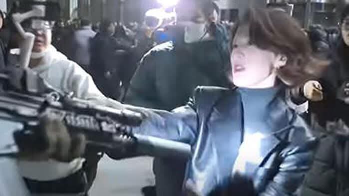 제2의 대한독립운동이다.
이게 과연 우연일까?
김구 선생님의 후손 김용만
안중근의사의 후손 안귀령