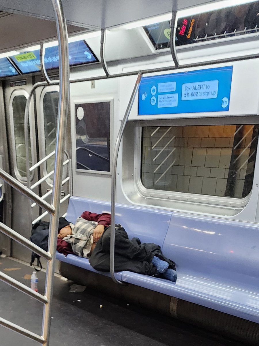 BrianSullivan96's tweet photo. 12/27 am
#BayRidge #95thStreet the rolling homeless shelter that is the #RTrain. @agounardes & @JustinBrannan have willfully ignored their districts
@NYCDHS doesn't even show up anymore
@rosannascotto
@ViralNewsNYC
@nypost
@CurtisSliwa
@queenoftheclick
@ABC7NY
@NBCNYDigital https://t.co/4BQ8wjPot7