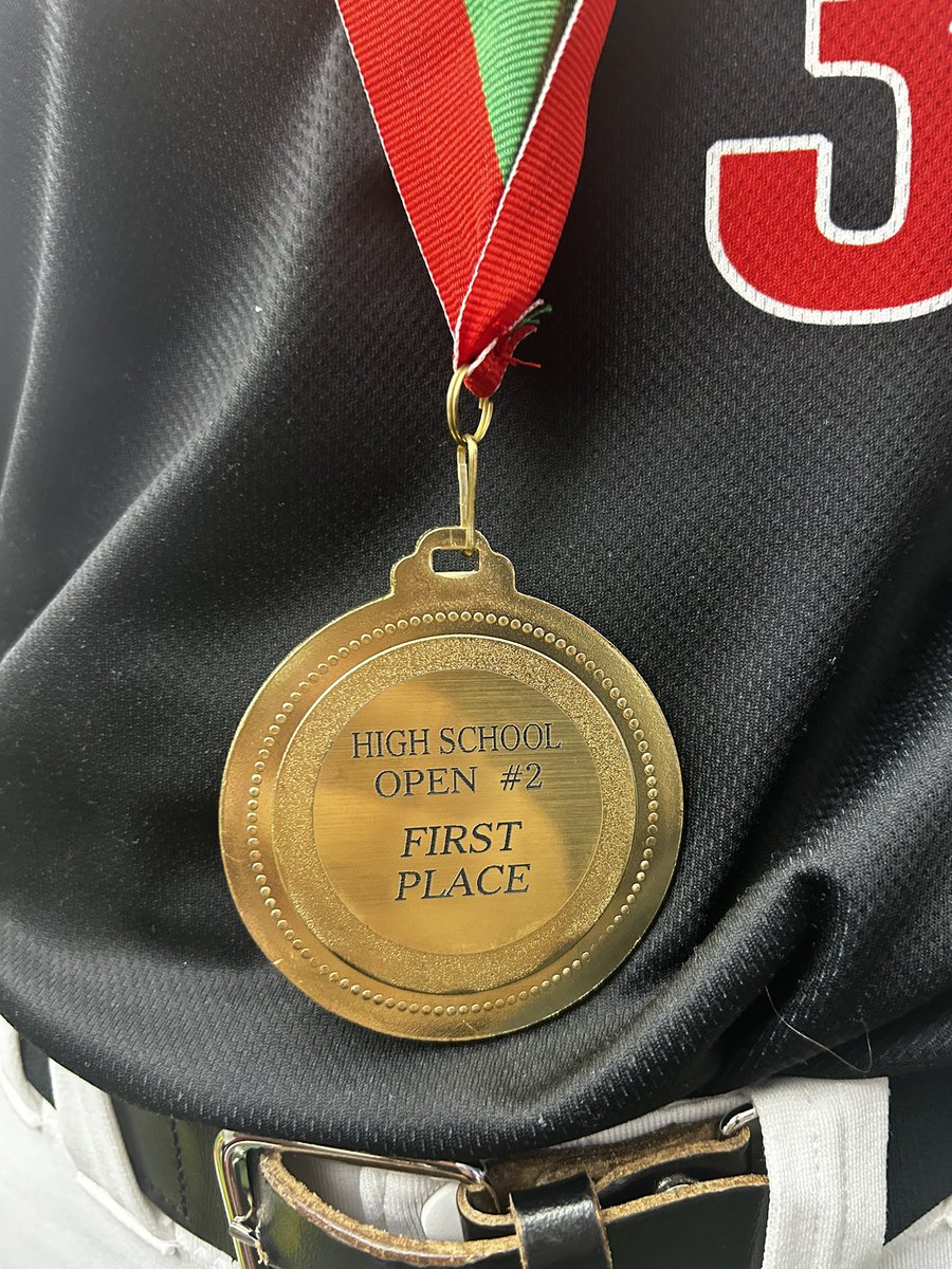 What a great tournament today! We ended 4-0 with a 1st place finish! Great work today ladies!! 

Some team stats on the day:

27 hits
4 home runs 
26 runs