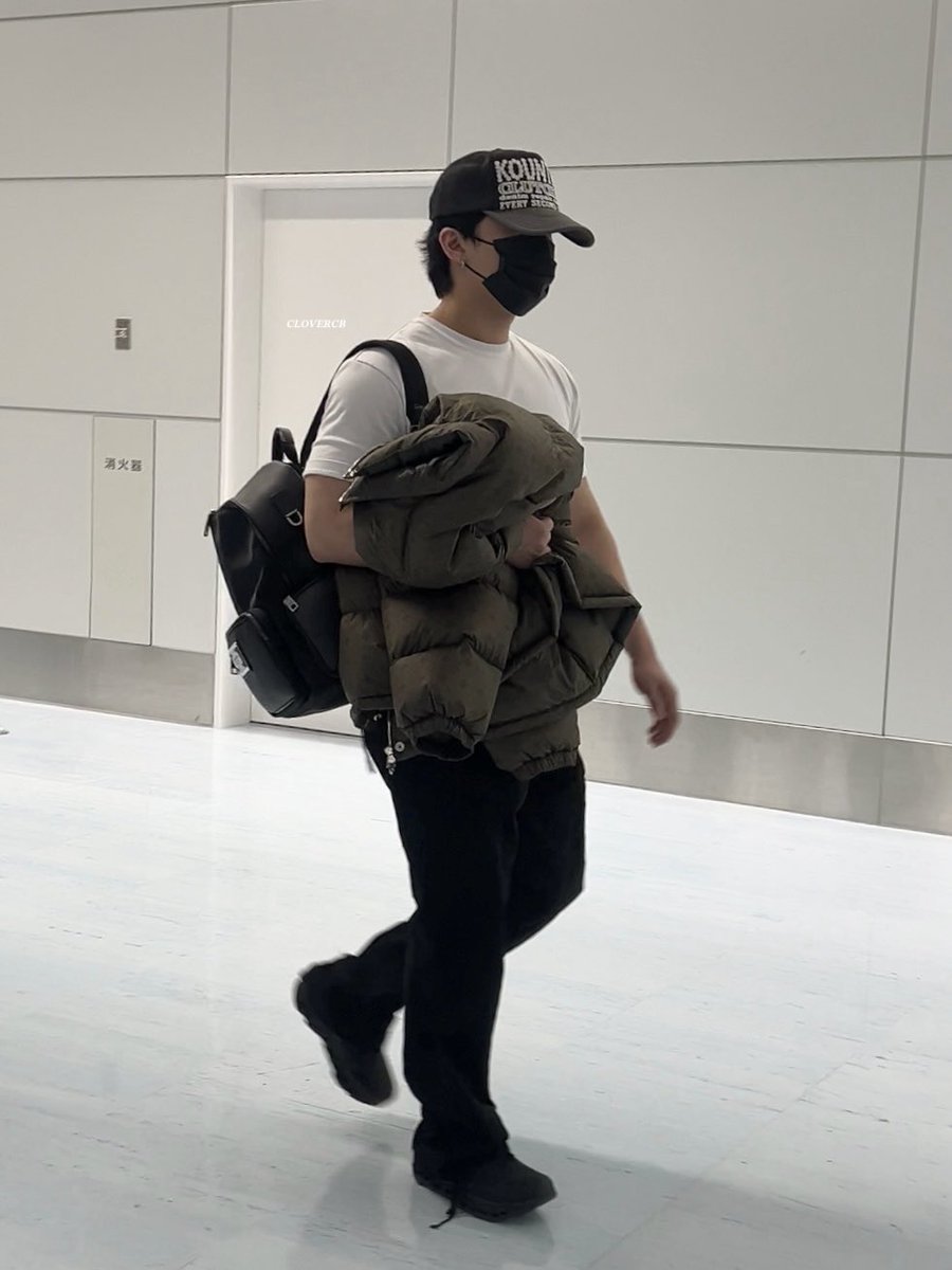 CLOVERCB0811's tweet photo. 241227 HND
#창빈 #Changbin #チャンビン
#스트레이키즈 #Straykids https://t.co/b1WZznsAmO