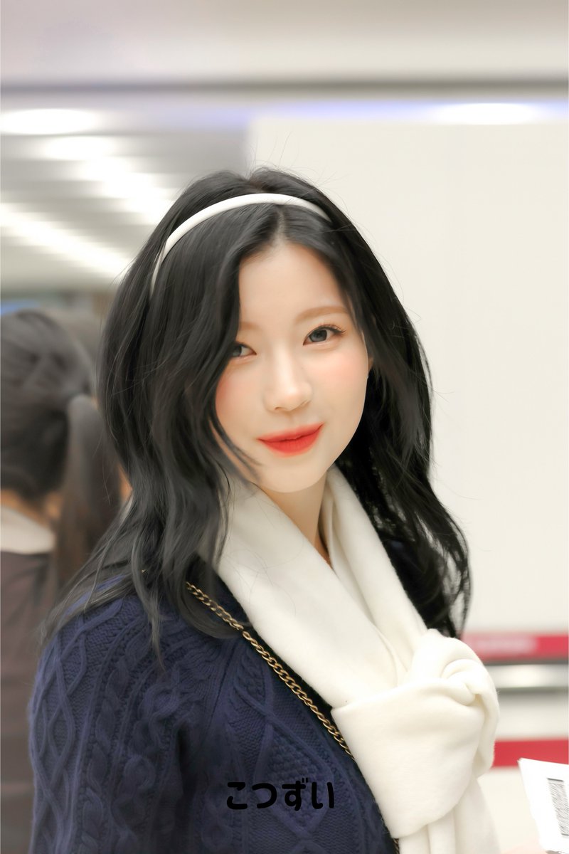 zuiworld's tweet photo. 241226 GMP HQ

so beautiful...🫶
너무 귀엽다...🥰

#ASA #아사 
#BABYMONSTER #베이비몬스터 https://t.co/L2cnDtQkQq