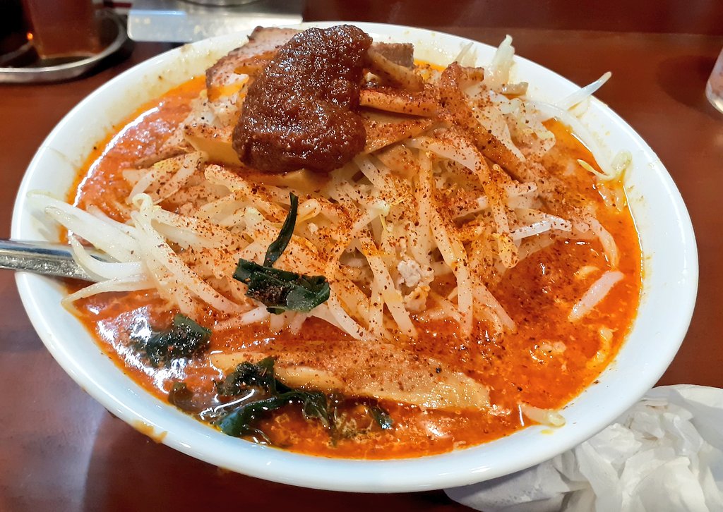 plCVRcidLi30P8F's tweet photo. えぞ菊　御徒町
旨辛みそ大盛🍜
松坂屋でお年賀🦐買って、吉池で🦀買って、みそスープのんできた🐖 https://t.co/yvHlmOhwiJ