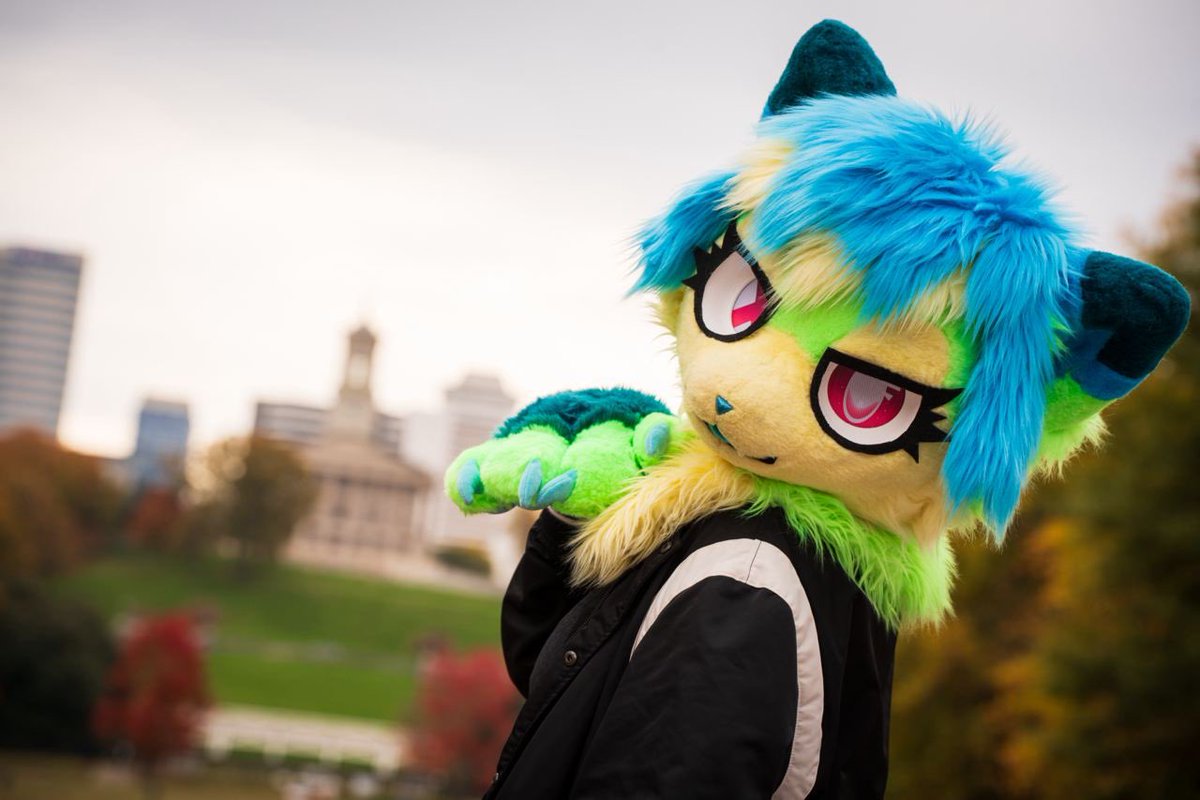 Last Fursuit Friday of 2024!! Show me your favorite fursuit photos you’ve gotten this year!! 👀✨

📸: <a href="/CatputerScience/">shanks</a>
🪡: <a href="/laughingmaw/">Laughingmaw ➡️ CHOMP</a>

#FursuitFriday