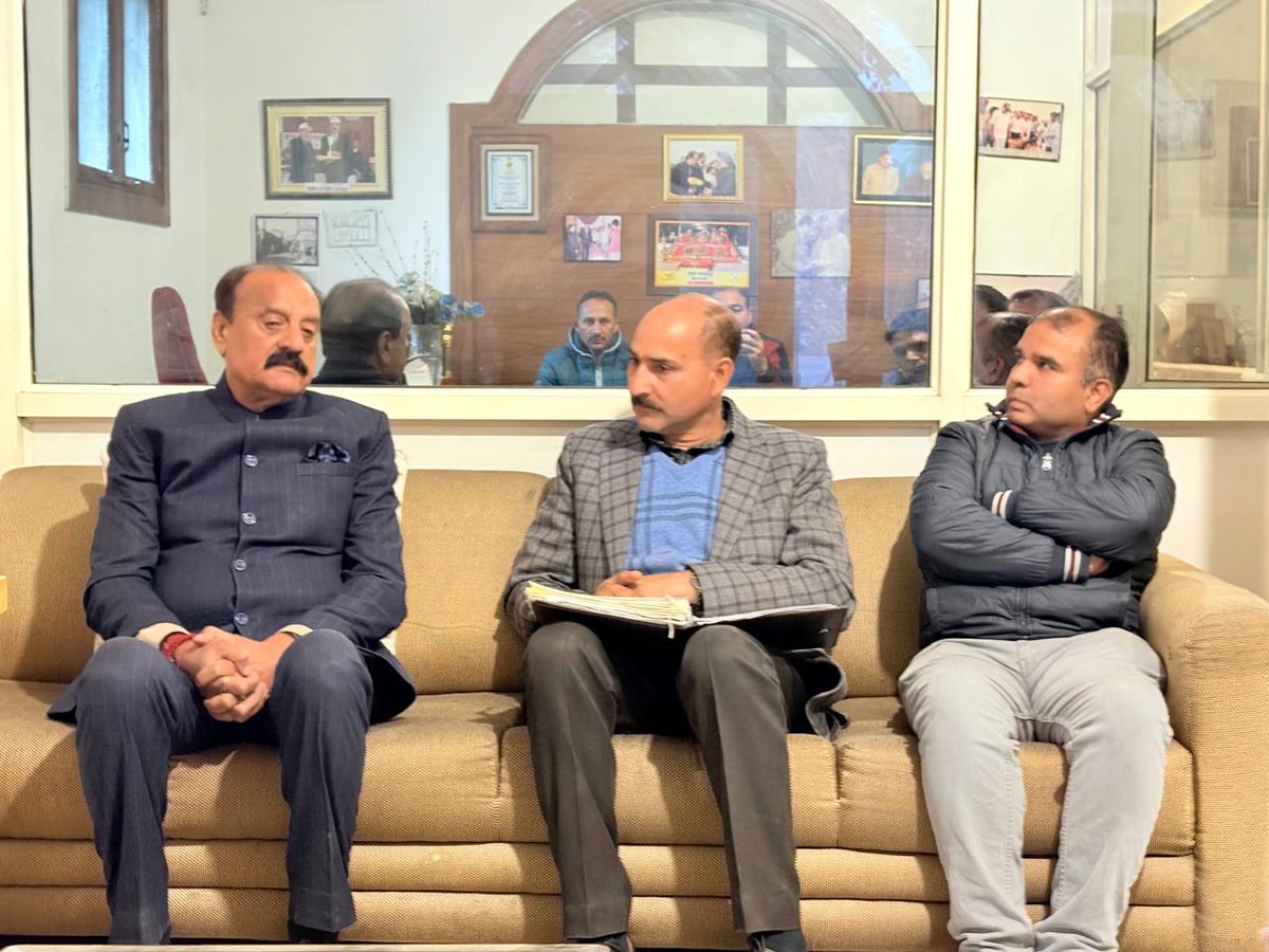 PscCwc's tweet photo. Struggle and commttment comes from will and motivation,
Series of meetings with Ligislative members is the reflection of exemplary efforts made by the Central Body Jammu.The delegation  submitted a memorandum to ex- minister and sitting MLA Samba Sh.Surjeet singh Slathia, https://t.co/qqUC8cl86W